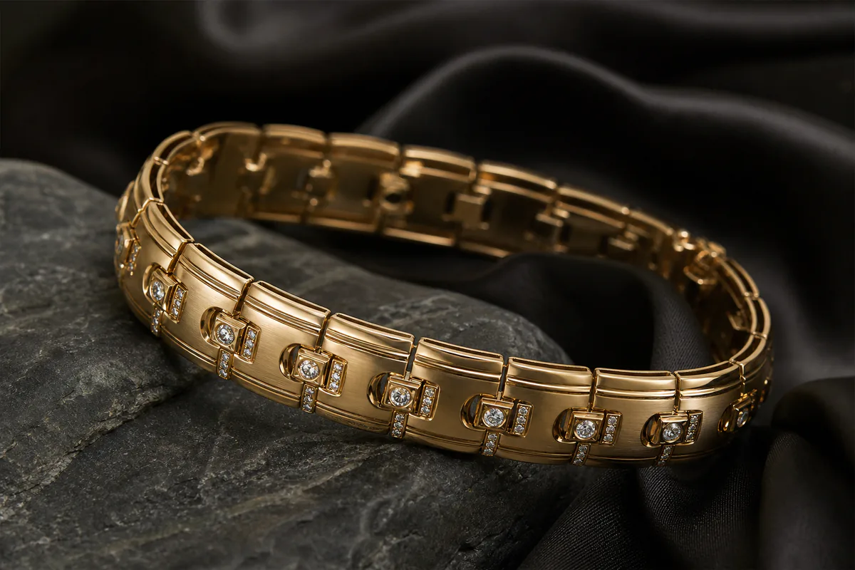 Soleil jewellery in yellow gold and diamonds